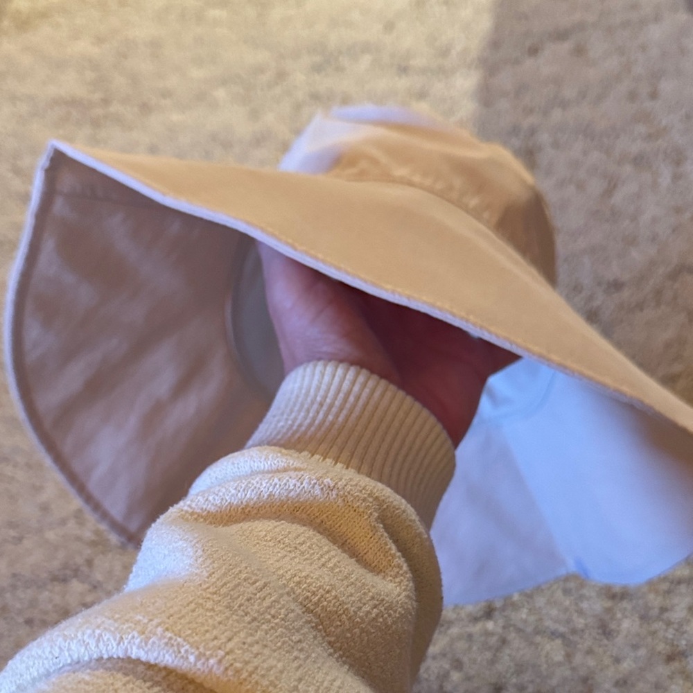 Lululemon Athletica Cream Bucket Hat - Picture 5 of 7